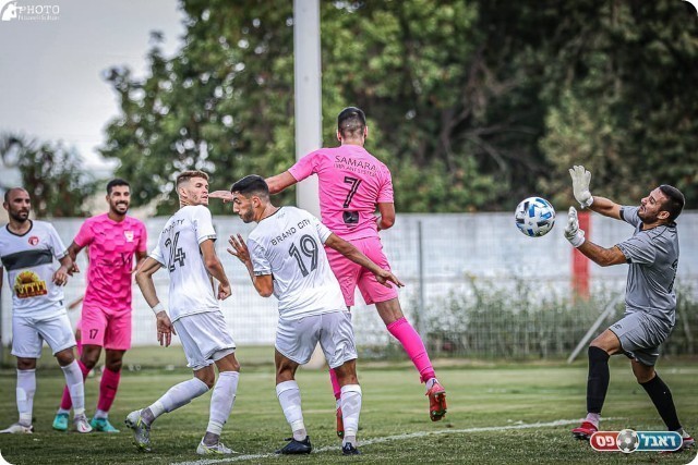 משחק מצויין של טירה (נזיה סולטאן)